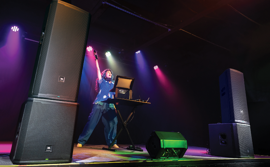 JBL PRX935 | Professional Powered Three-Way Single 15-Inch PA
