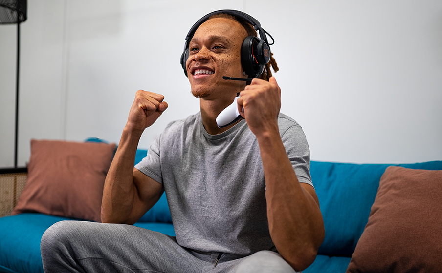 JBL Quantum 910 Wireless Gain the competitive advantage with JBL QuantumSPATIAL 360™ on your console - Image