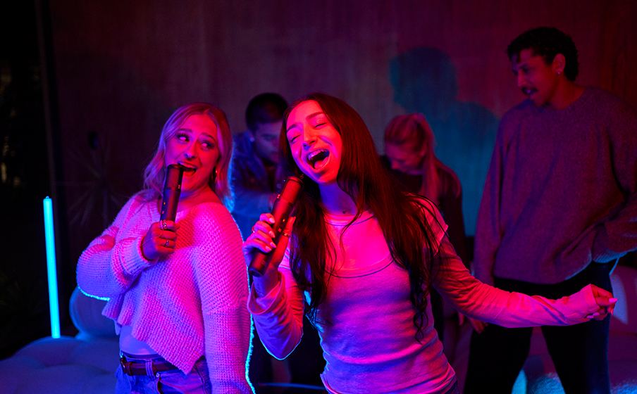 JBL EasySing Mics plug and play connection