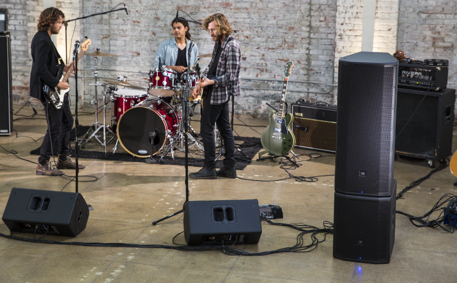 JBL PRX835 Class-leading 1500-watt amplifier - Image