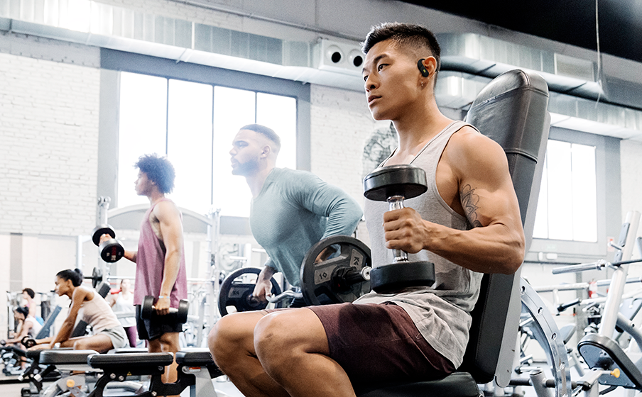 JBL Endurance Peak 4 lifestyle01 black - JBL Endurance Peak 4