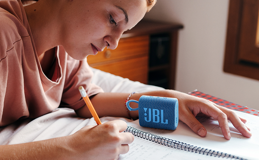 JBL Expands Eco-Edition Portfolio with JBL Go 3 and Clip 4 Portable  Speakers