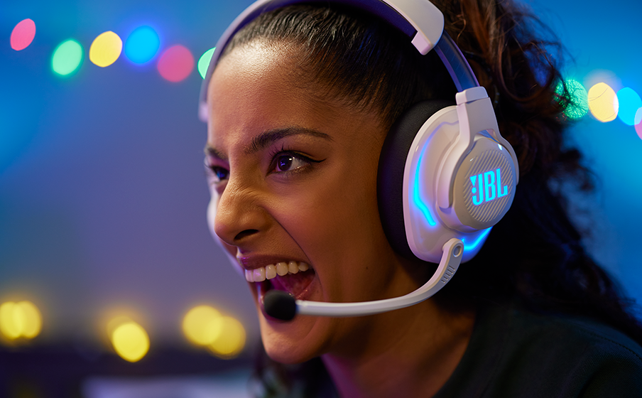 JBL  Quantum 910 Wireless gaming headset with Hi-Res audio and NC 