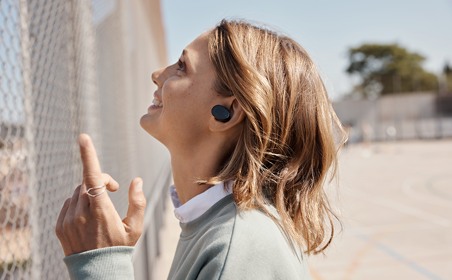 JBL Tune 230NC TWS True Wireless in-Ear Noise Cancelling Headphones Clip 4  Portable Bluetooth Speaker