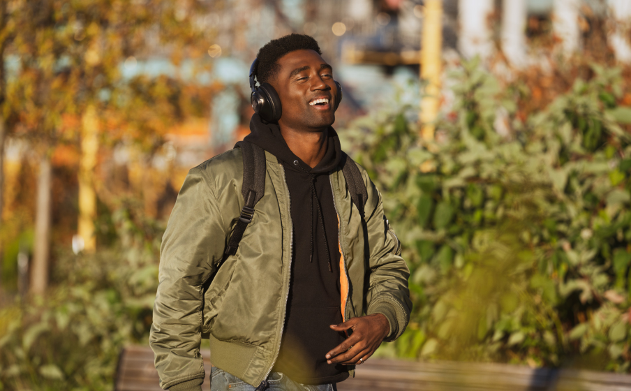 JBL Club 950NC | Wireless over-ear noise cancelling headphones