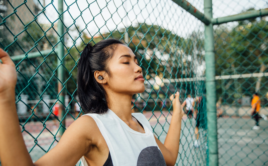 How to connect jbl free to iphone outlet