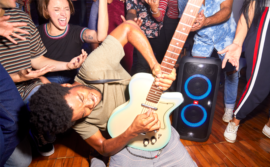 JBL PartyBox 200 Mic and guitar inputs - Image