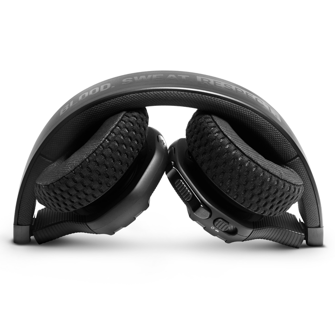 UA Sport Wireless Train Project Rock – Engineered by JBL - Black - On-ear sport Headphones - Detailshot 2 image number null