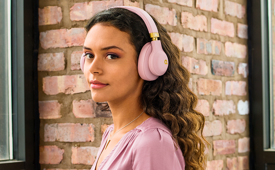 JBL Quincy Edition | Wireless over-ear with signature