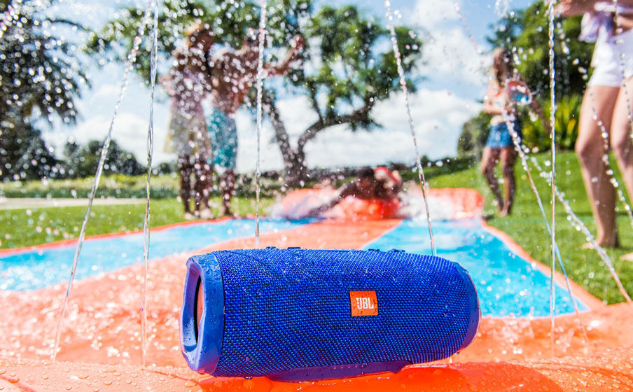 JBL charge 3Bluetoothスピーカー Amazon.co.jp: JBL CHARGE3 Bluetoothスピーカー IPX7防水