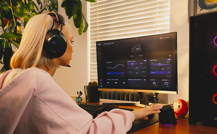 JBL Quantum 950 | Wireless multiplatform gaming headset with