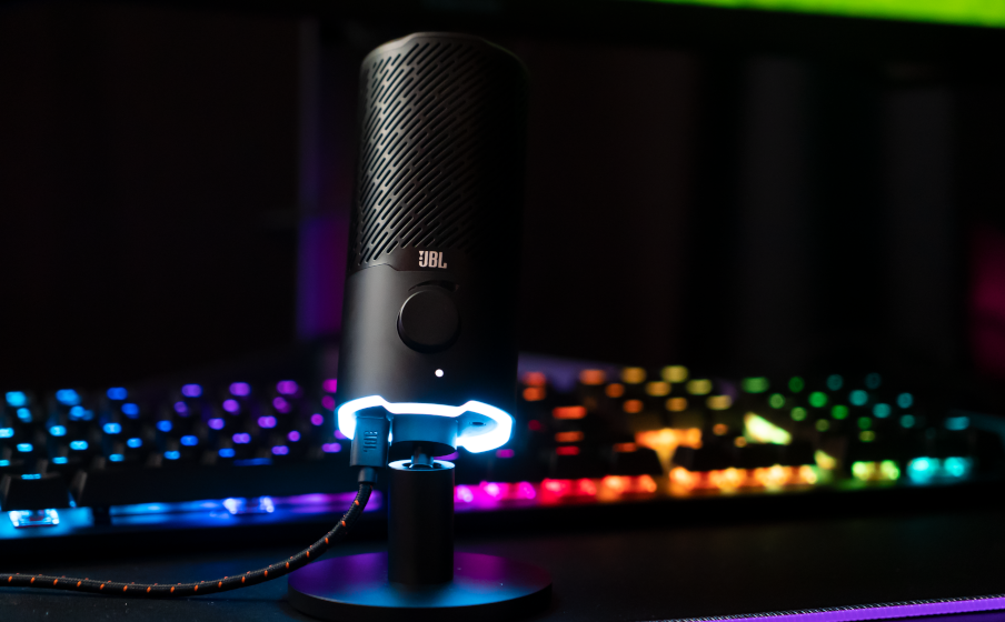 The JBL Quantum Stream Studio is the perfect mic for pro users