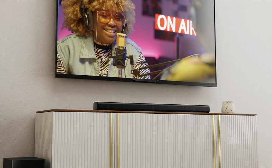 يوفر محرك القناة المركزية المخصص لجهاز JBL Cinema SB550 وضوحًا صوتيًا فائقًا - صورة