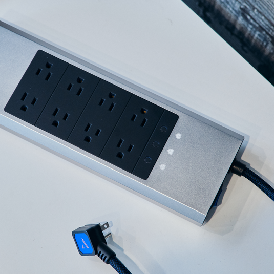 Austere V Series Power 8-Outlet with Omniport USB - Black - Austere V series 8-outlet aDesign power with Omniport USB - Front image number null