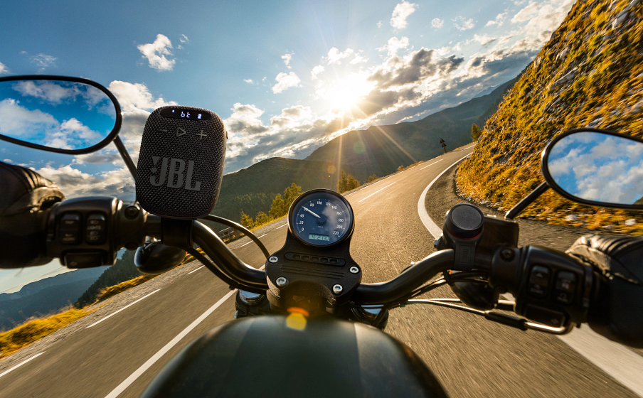 Jbl flip 4 on motorcycle 2025