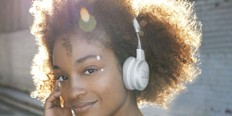 Reconcile Datum Tahiti Headphones & Earbuds with Built-In Microphone | JBL