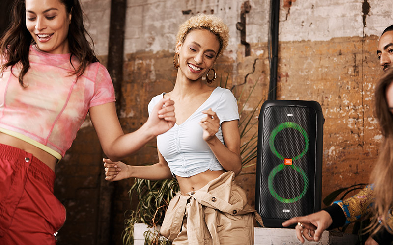 
Stream seamlessly with Bluetooth