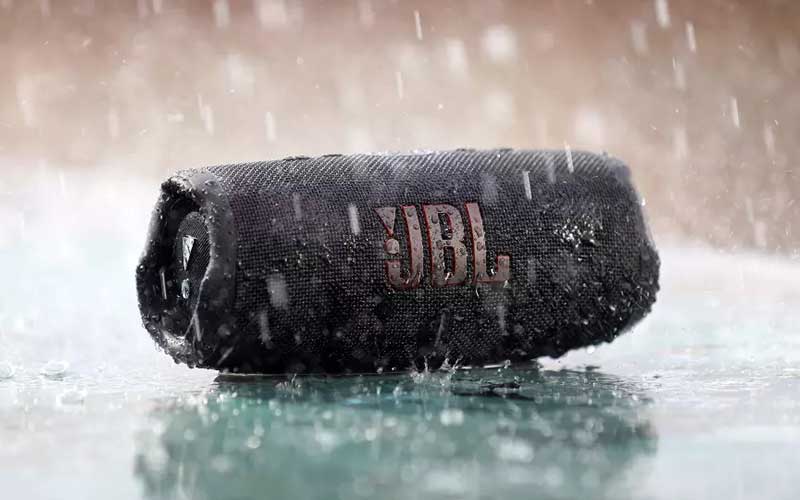 
IPX7 waterproof
