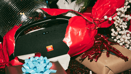 Best headphones for your loved ones this holiday season: our 5 tips