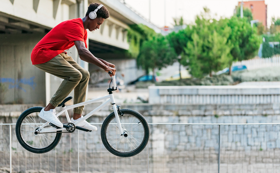 JBL Tune 510BT - Wireless On-Ear Headphones JBL TUNE 510BT Lifestyle3 - JBL Tune 510BT - Wireless On-Ear Headphones