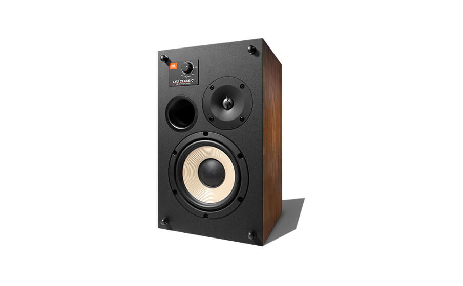Woofer a cono bianco in polpa pura con telaio da 5,25 pollici (130 mm) con design bass-reflex con porta sintonizzata frontale.