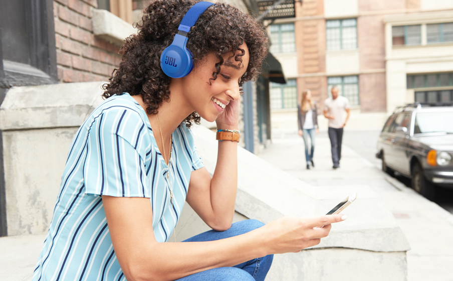 jbl on ear bluetooth